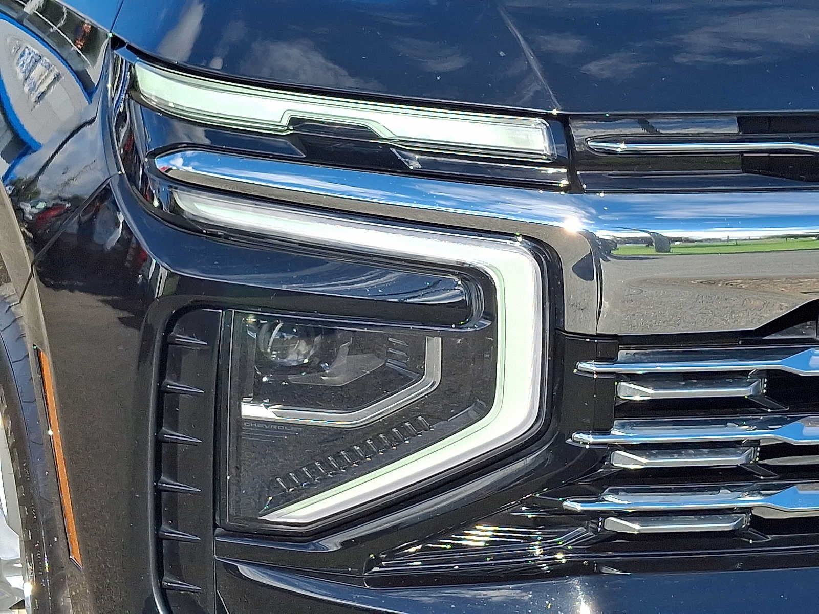 Certified 2025 Chevrolet Suburban Premier w/ Sun And Tow Package AWD/4WD image 9