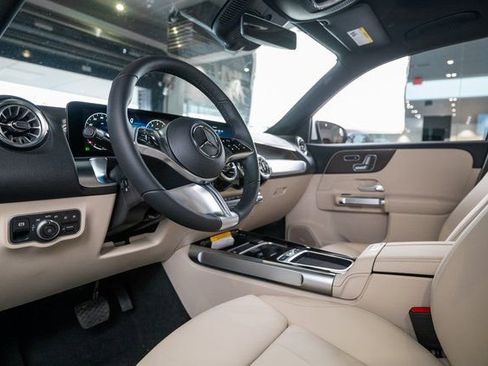 New 2026 Mercedes-Benz GLB 250 4MATIC image 4