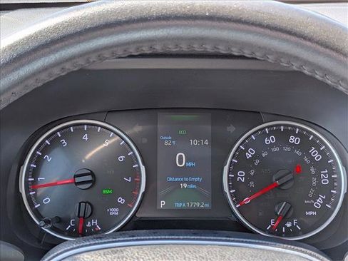 Used 2019 Toyota RAV4 XLE Premium FWD image 11