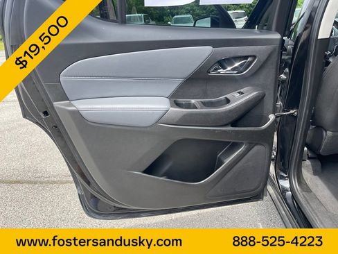 Used 2020 Chevrolet Traverse LT FWD image 16