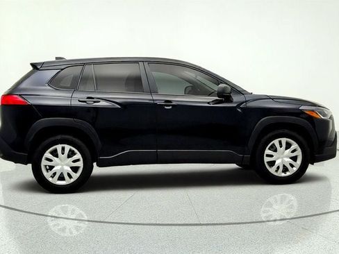 Used 2025 Toyota Corolla Cross L FWD image 4