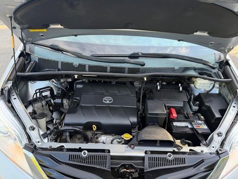 Used 2013 Toyota Sienna LE FWD image 33