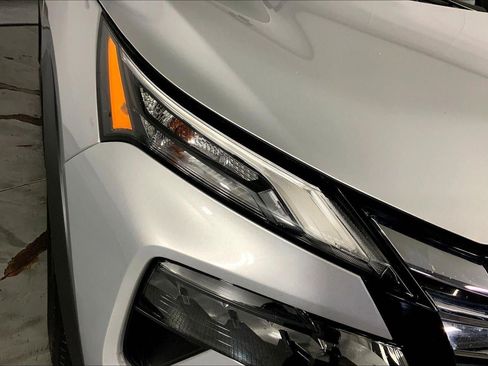 Used 2025 Nissan Rogue SV image 26