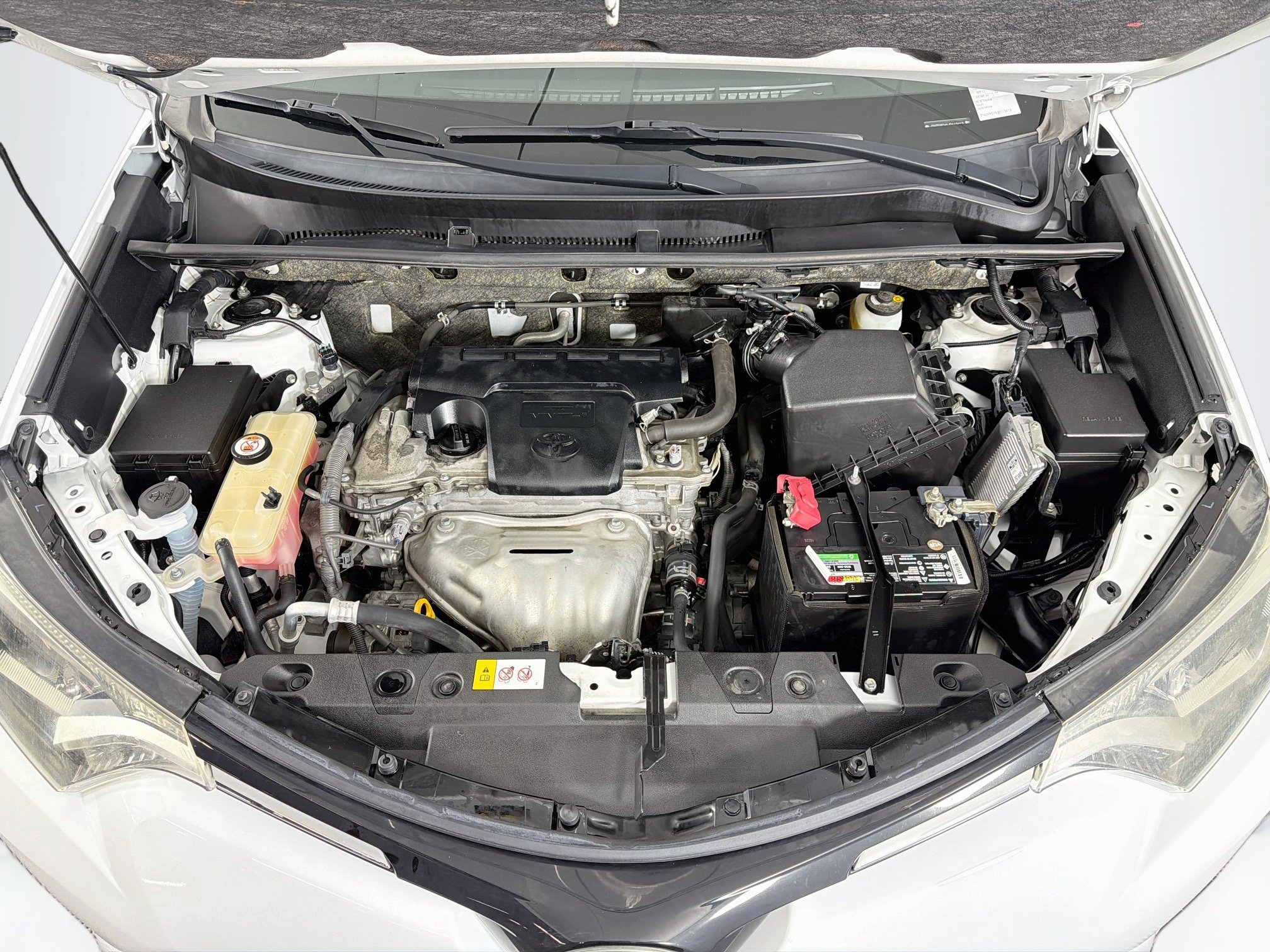 Used 2018 Toyota RAV4 LE w/ All Weather Liner Package FWD image 31