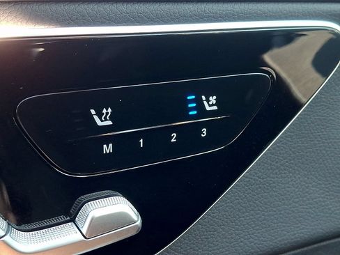 Used 2023 Mercedes-Benz GLC 300 4MATIC image 25