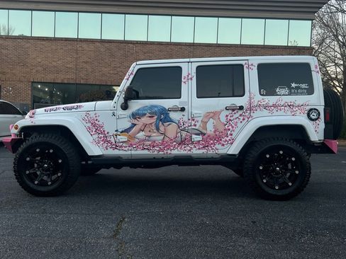 Used 2013 Jeep Wrangler Unlimited Sahara w/ Connectivity Group image 38