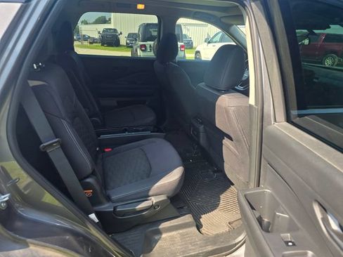 Used 2024 Nissan Pathfinder SV w/ SV Premium Package FWD image 39