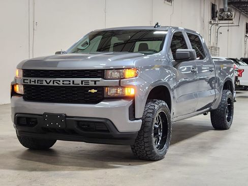 Used 2022 Chevrolet Silverado 1500 Custom w/ Safety Confidence Package image 4