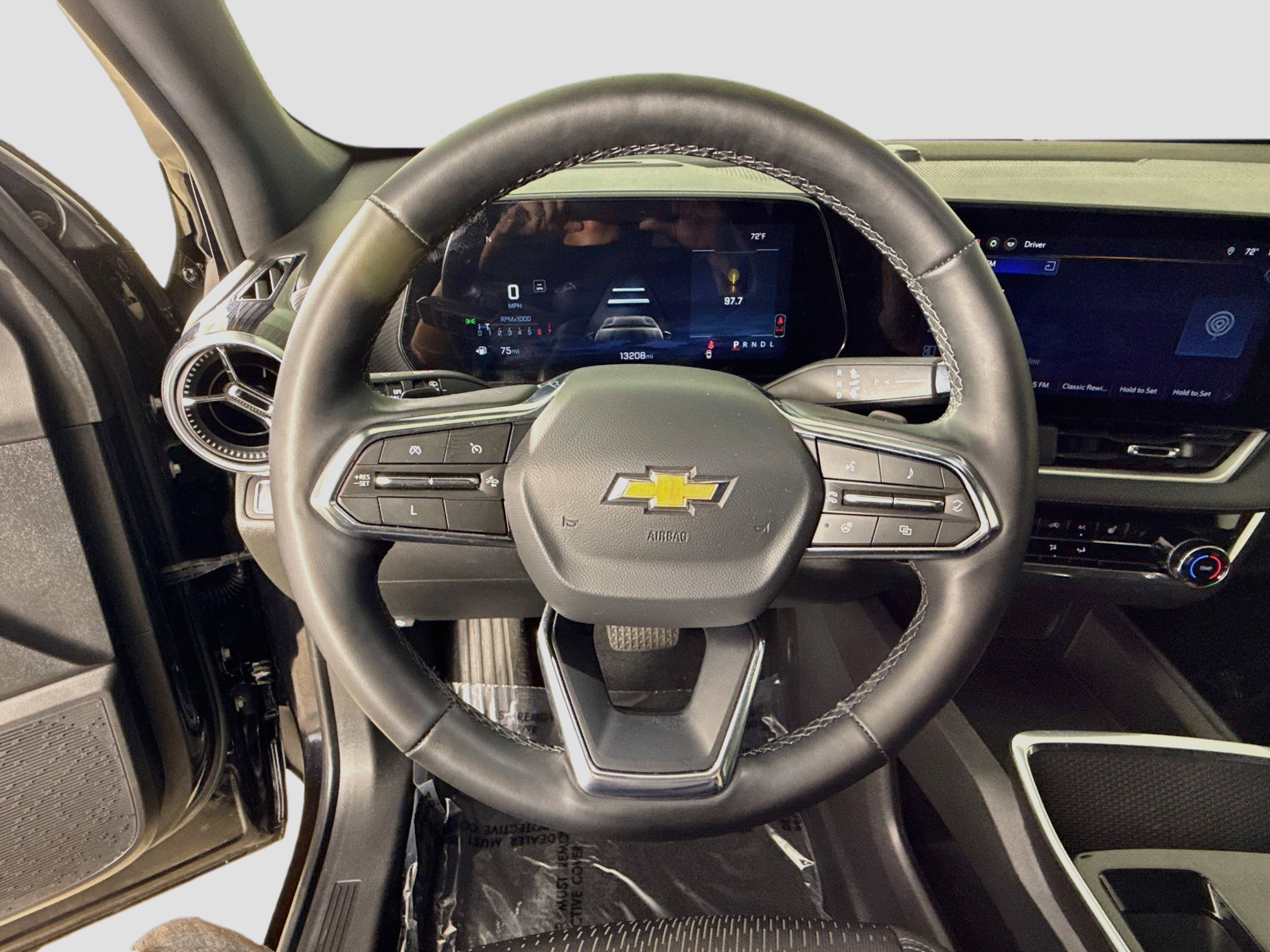 Used 2025 Chevrolet Equinox LT w/ Safety and Technology Package FWD image 13