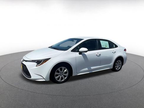 Used 2025 Toyota Corolla LE FWD image 8
