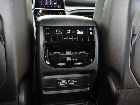 Used 2025 Jeep Grand Cherokee L Laredo AWD/4WD image 28