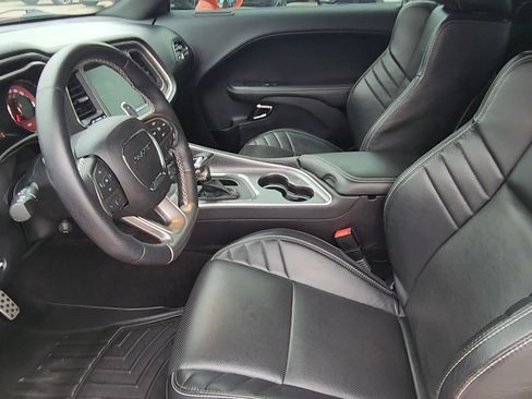 Used 2016 Dodge Challenger SRT Hellcat RWD image 31