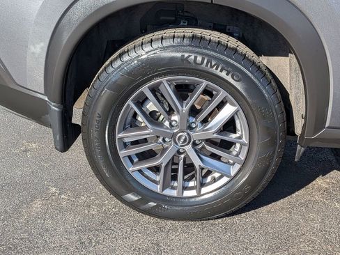 Used 2023 Nissan Rogue S image 22