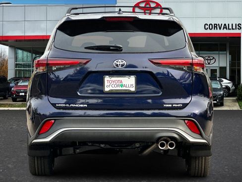 New 2026 Toyota Highlander XSE image 6