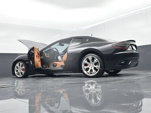 Used 2017 Maserati GranTurismo Sport RWD image 71