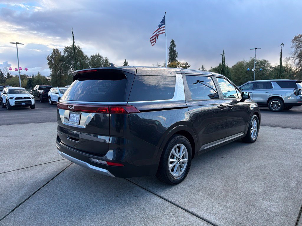 Used 2022 Kia Carnival LX FWD image 5