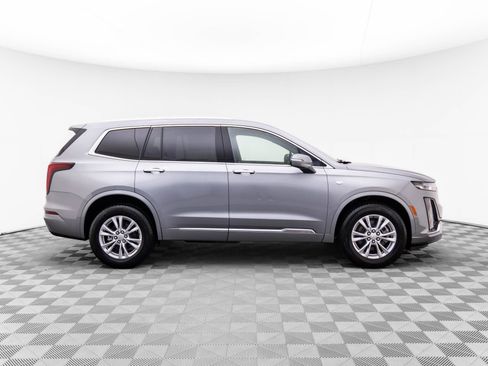 New 2025 Cadillac XT6 Luxury image 8