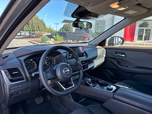 Used 2023 Nissan Rogue SV AWD/4WD image 13