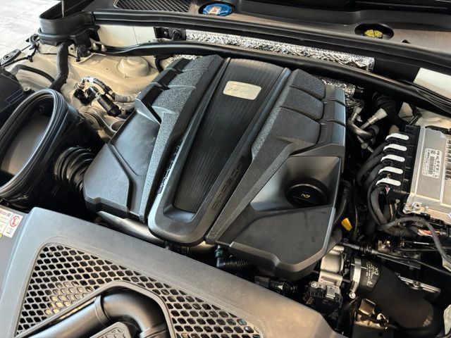 Used 2022 Porsche Macan S AWD/4WD image 42