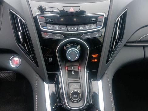 Used 2025 Acura RDX SH-AWD image 14