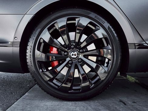 Used 2023 Bentley Flying Spur V8 image 20