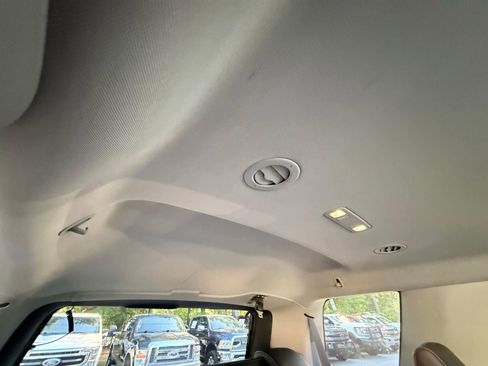 Used 2017 Chevrolet Tahoe LT AWD/4WD image 31