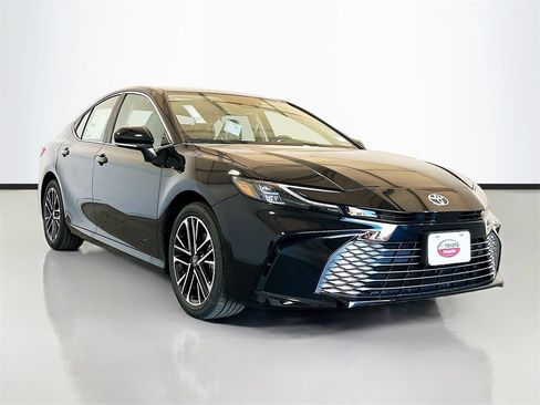 New 2026 Toyota Camry XLE image 3