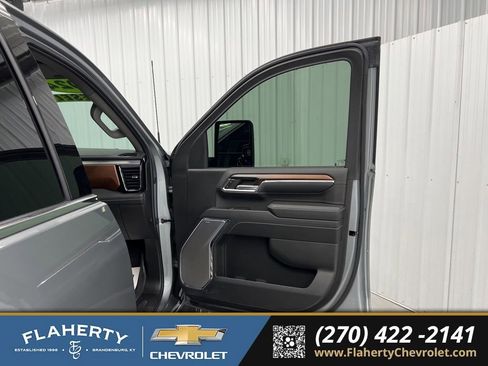 Used 2024 GMC Sierra 2500 Denali w/ Denali Reserve Package AWD/4WD image 14