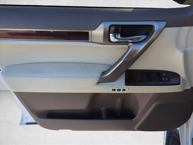 Used 2015 Lexus GX 460 w/ Premium Package AWD/4WD image 11