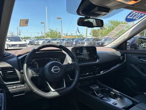 Certified 2023 Nissan Rogue SL w/ SL Premium Package FWD image 11
