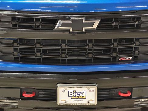 Used 2022 Chevrolet Silverado 1500 LT Trail Boss w/ Protection Package image 9