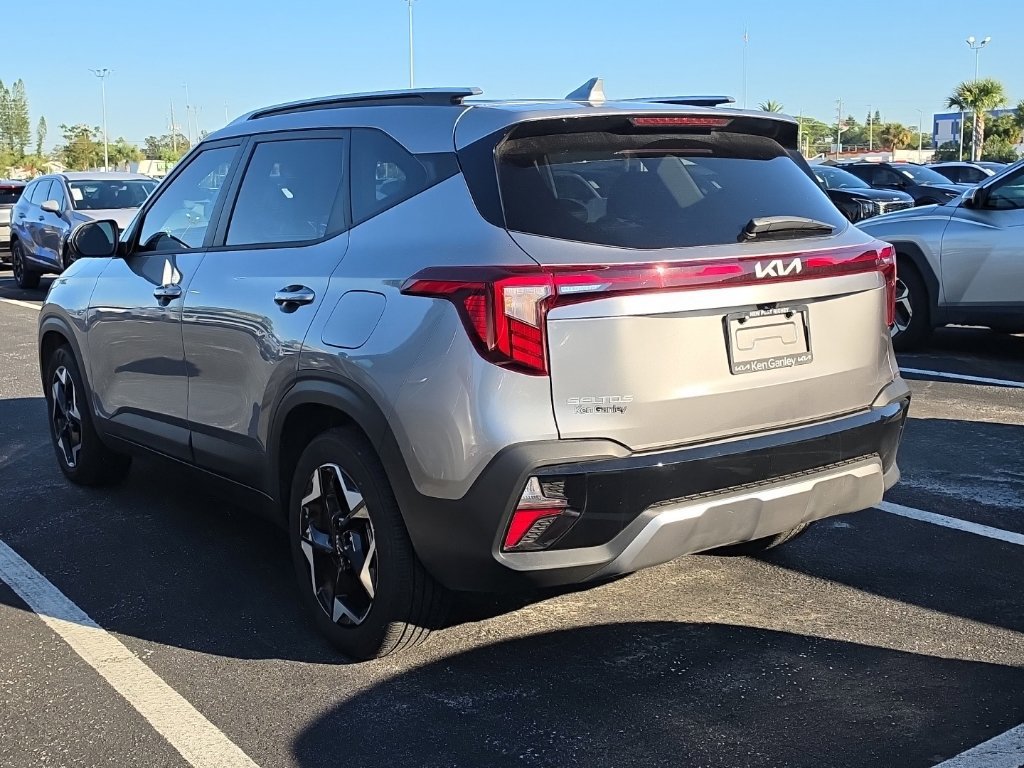 Used 2025 Kia Seltos S FWD image 11