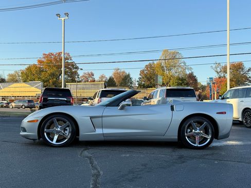 Used 2007 Chevrolet Corvette Convertible w/ Preferred Equipment Group image 2