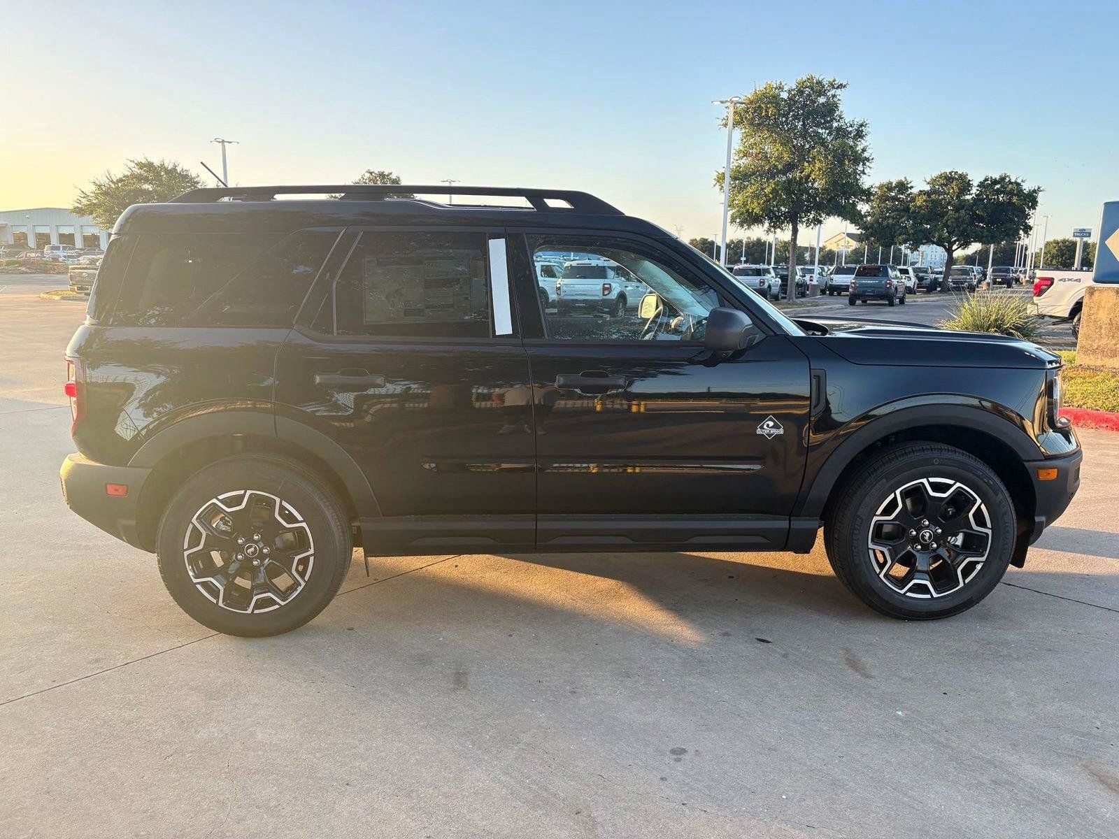 New 2026 Ford Bronco Sport Outer Banks w/ Outer Banks Tech Package+ AWD/4WD image 8