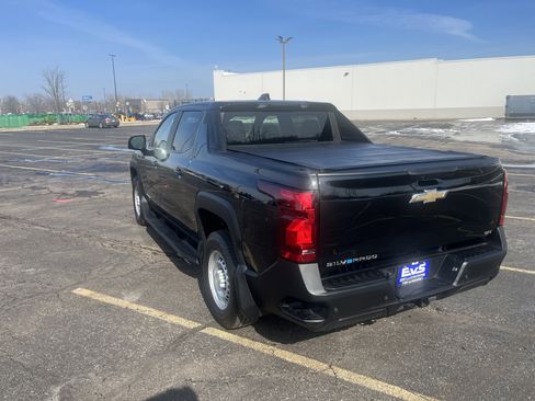 Used 2025 Chevrolet Silverado EV W/T image 4