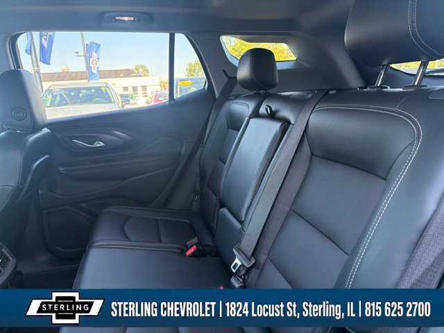 Used 2022 GMC Terrain SLT w/ Infotainment Package II AWD/4WD image 14