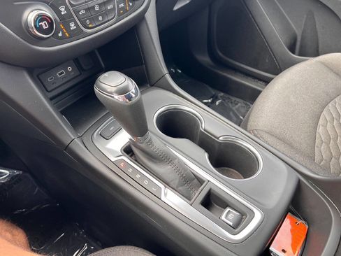 Used 2020 Chevrolet Equinox LT AWD/4WD image 25