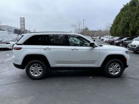 New 2025 Jeep Grand Cherokee Laredo w/ Luxury Tech Group I image 10