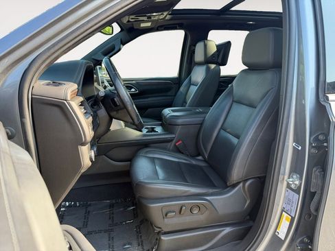 Used 2021 Chevrolet Tahoe LT w/ Rear Media and Nav Package RWD image 19