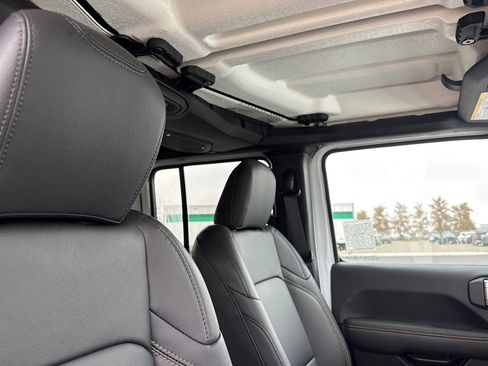 New 2026 Jeep Wrangler Unlimited Sahara image 15