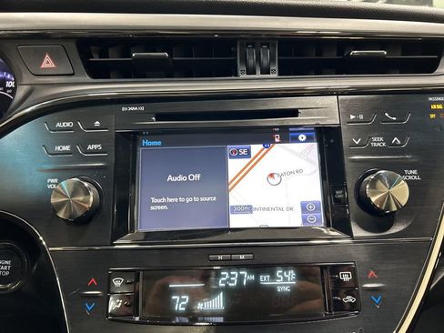 Used 2016 Toyota Avalon XLE Premium image 18