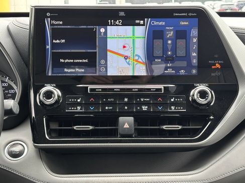 Used 2020 Toyota Highlander Platinum AWD/4WD image 25