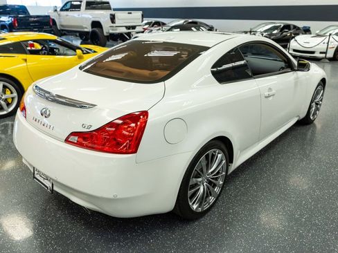 Used 2011 INFINITI G37 Journey w/ Premium Pkg image 6