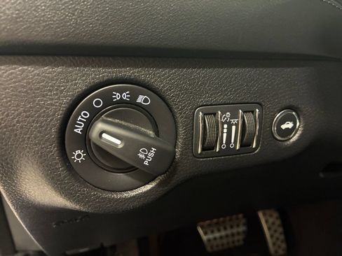 Used 2019 Dodge Charger R/T w/ Plus Group RWD image 25