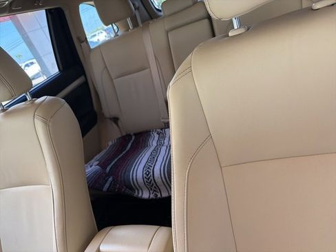 Used 2018 Toyota Highlander SE image 5