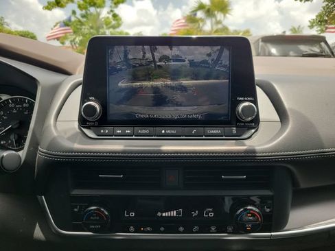 Used 2023 Nissan Rogue SV w/ SV Premium B Package FWD image 28