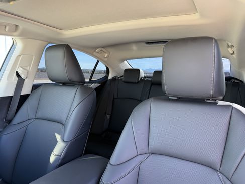 Certified 2025 Lexus ES 300h w/ Premium Package image 18