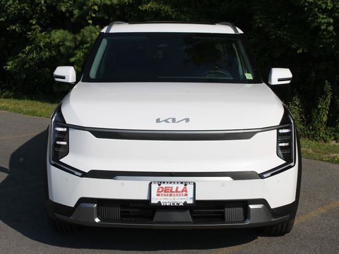 New 2026 Kia EV9 Wind AWD/4WD image 2