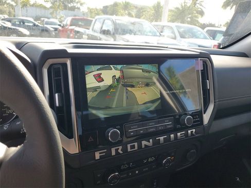 New 2025 Nissan Frontier SV w/ SV Convenience Package image 10