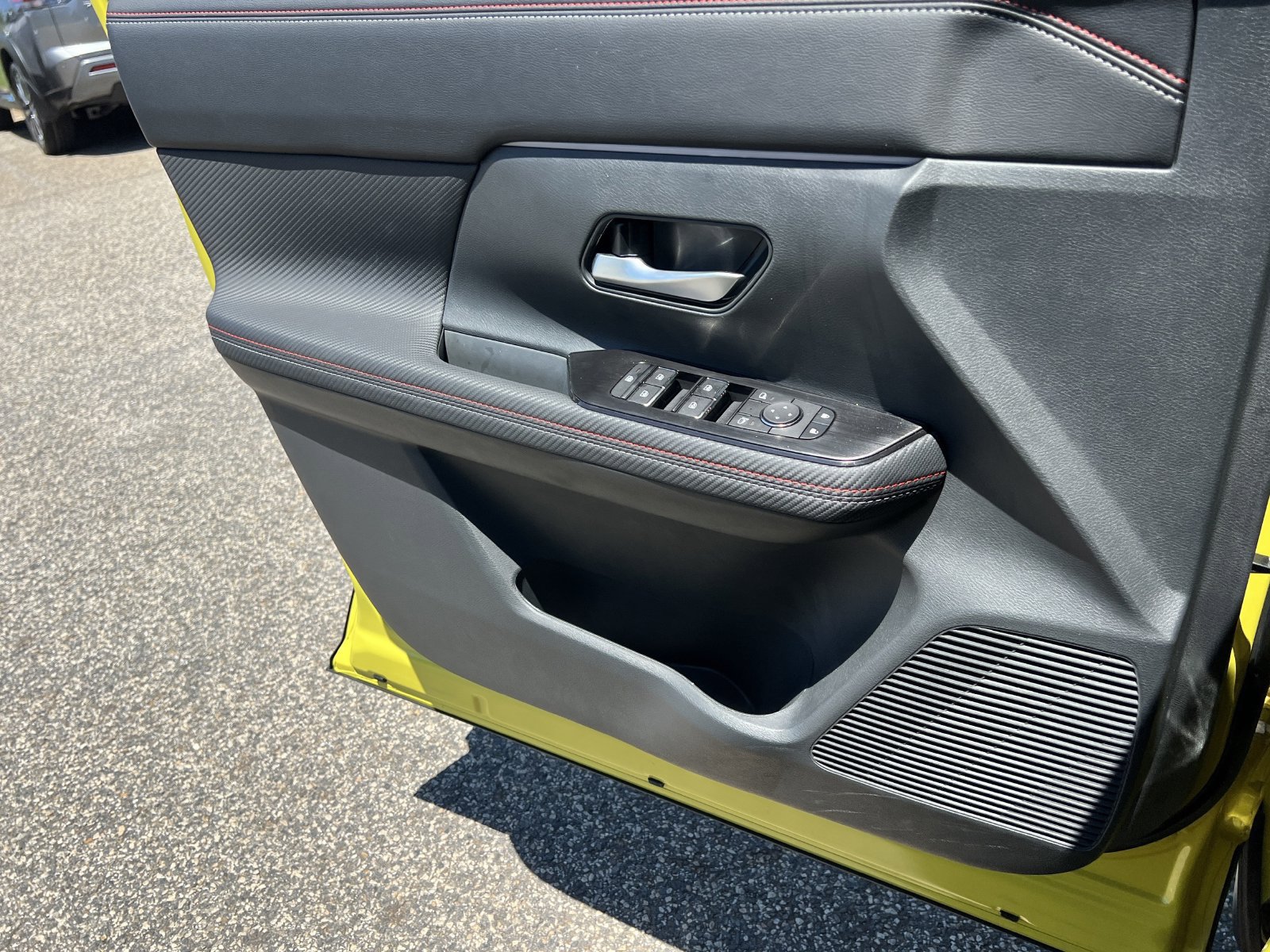 Certified 2025 Nissan Kicks SR AWD/4WD image 13